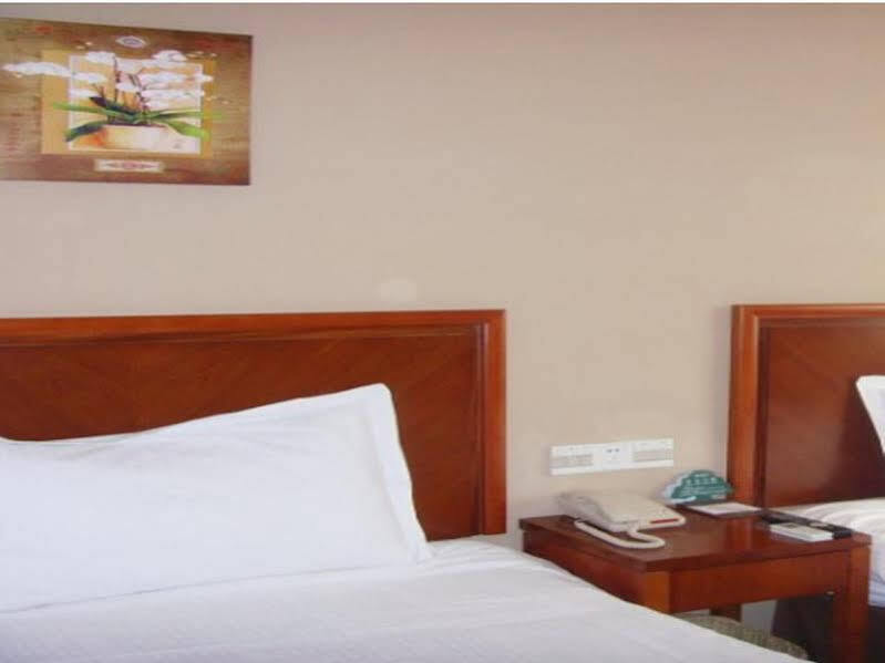 Нанкин: GreenTree Inn Jiangsu Nanjing Bridge South Road Jinying Business Hotel