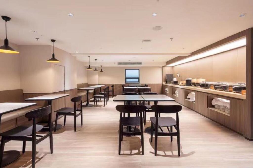 Шанхай: Hanting Hotel Shanghai Zhangjiang Road Metro Station
