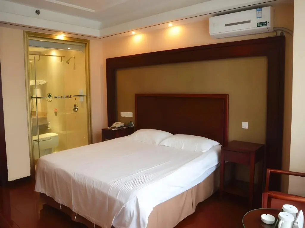 Пекин: GreenTree Inn Beijing Lin Cui Road Business