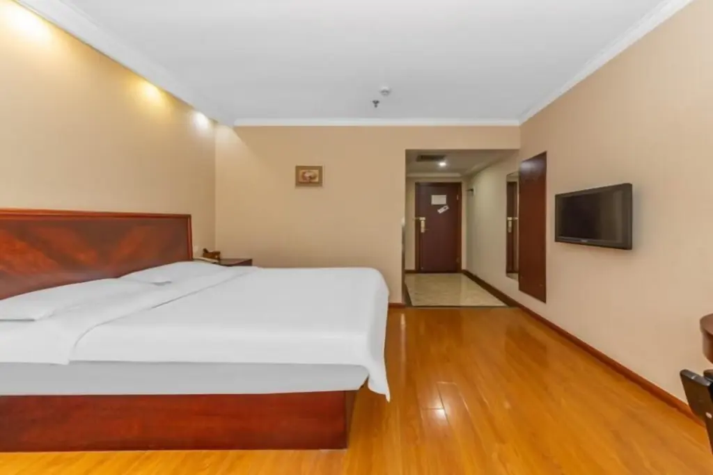 Шанхай: GreenTree Inn Shanghai Hongqiao Transport Hub Qibao Express Hotel