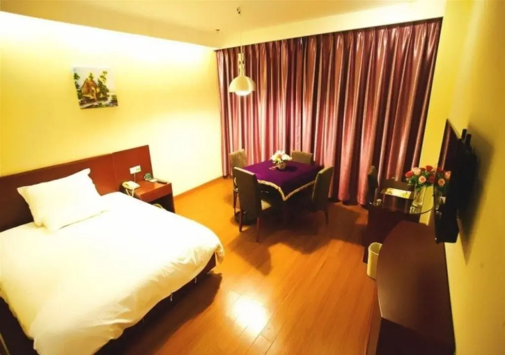 Шанхай: GreenTree Inn Shanghai Expo Site South Yanggao Road Subway Station Express Hotel