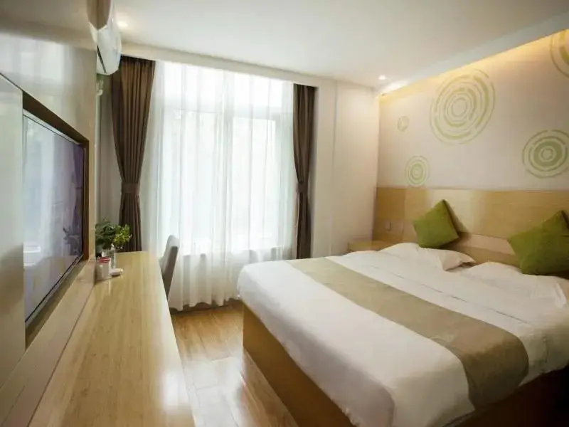 Шанхай: GreenTree Inn Road Subway Station Express Hotel