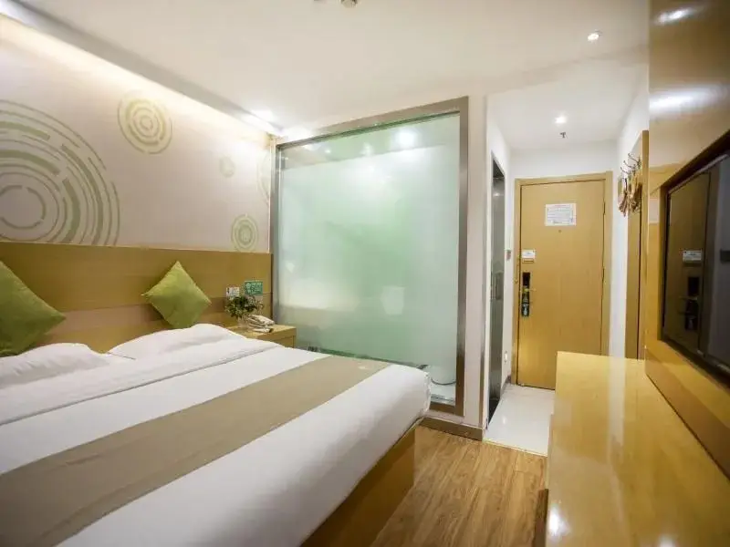 Шанхай: GreenTree Inn Road Subway Station Express Hotel