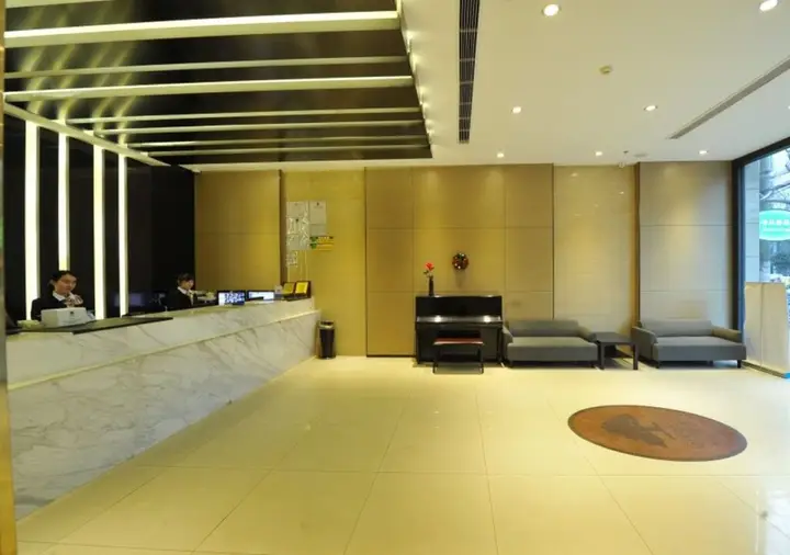Шанхай: GreenTree Inn Shanghai Yanchang Road