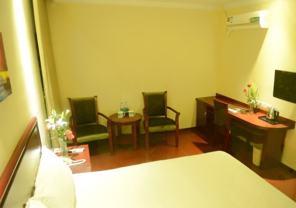 Шанхай: GreenTree Inn Shanghai Waigaoqiao Free Trade Zone Express Hotel