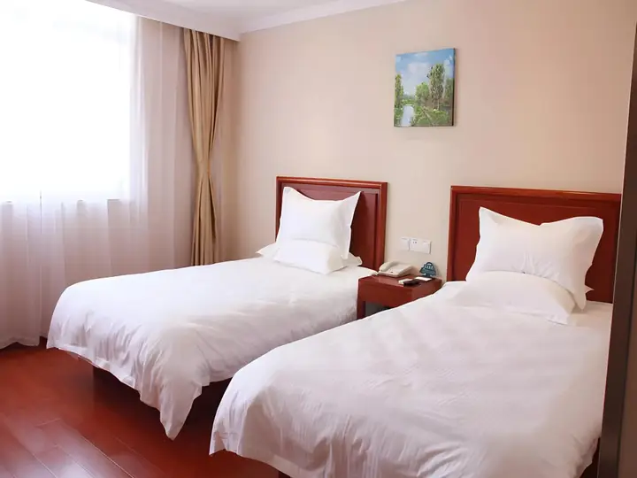 Шанхай: GreenTree Inn Shanghai Luojing Express Hotel