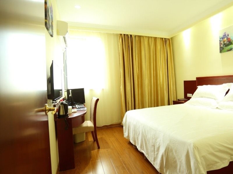 Шанхай: Greentree Inn Shanghai Chedun Film Park Songmin Road Express Hotel