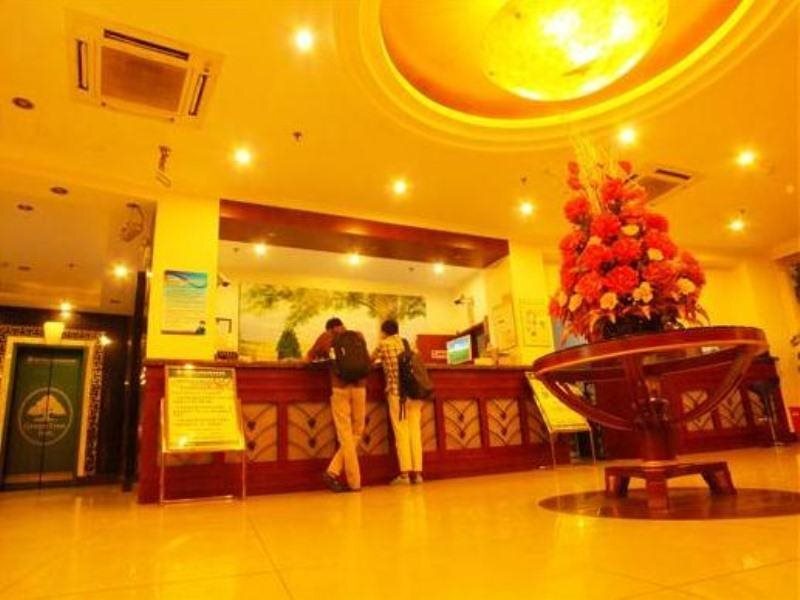 Шанхай: GreenTree Inn Shanghai Changyang Road Business Hotel