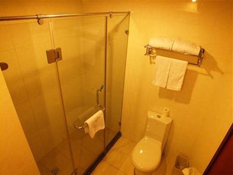 Шанхай: GreenTree Inn Shanghai Changyang Road Business Hotel