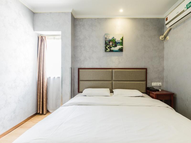 Шанхай: GreenTree Inn Shanghai Huinan Jinghai Road Express Hotel