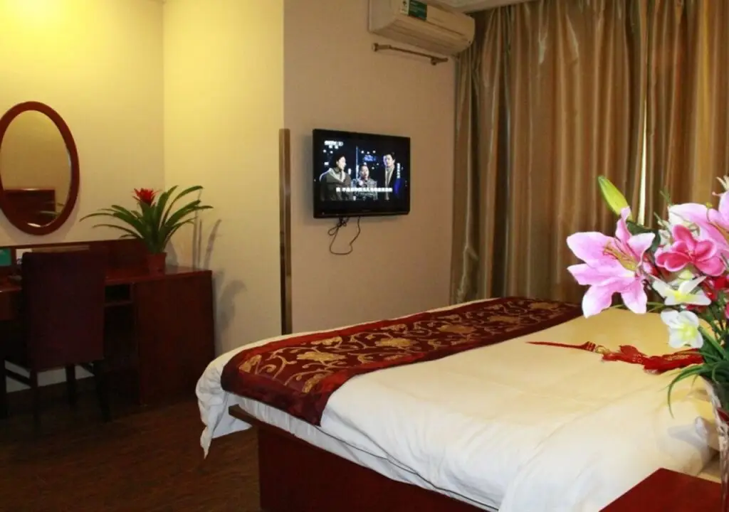 GreenTree Inn Shanghai Guangxin Road Tongji Hospital Express Hotel — фото 1