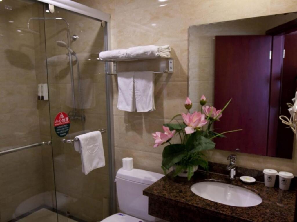 Шанхай: GreenTree Inn Shanghai Hongqiao Hub Convention Center Jinghua Road Shell Hotel