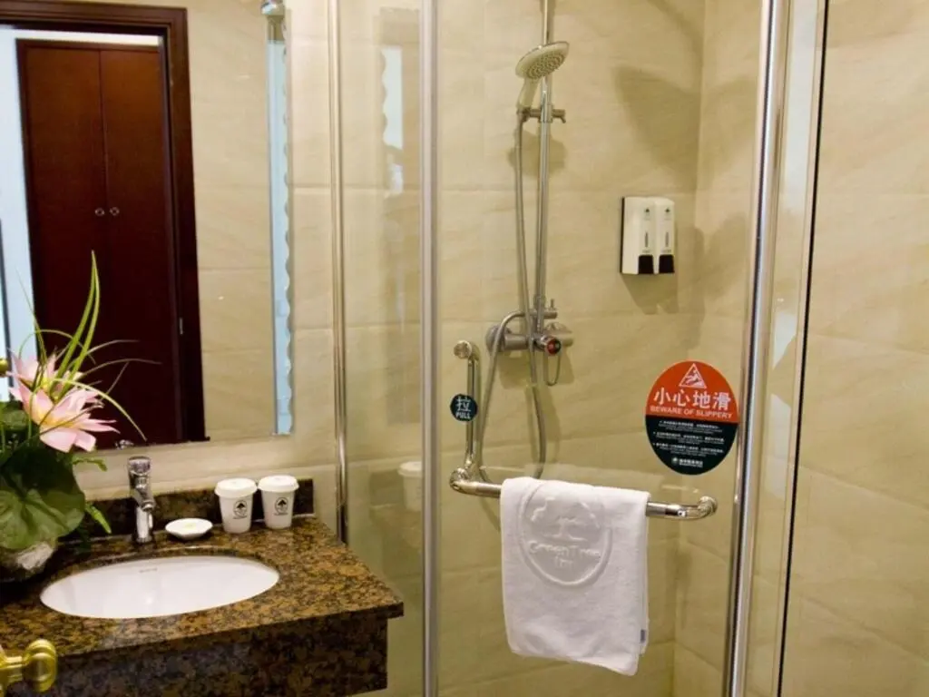 Шанхай: GreenTree Inn Shanghai Hongqiao Hub Convention Center Jinghua Road Shell Hotel