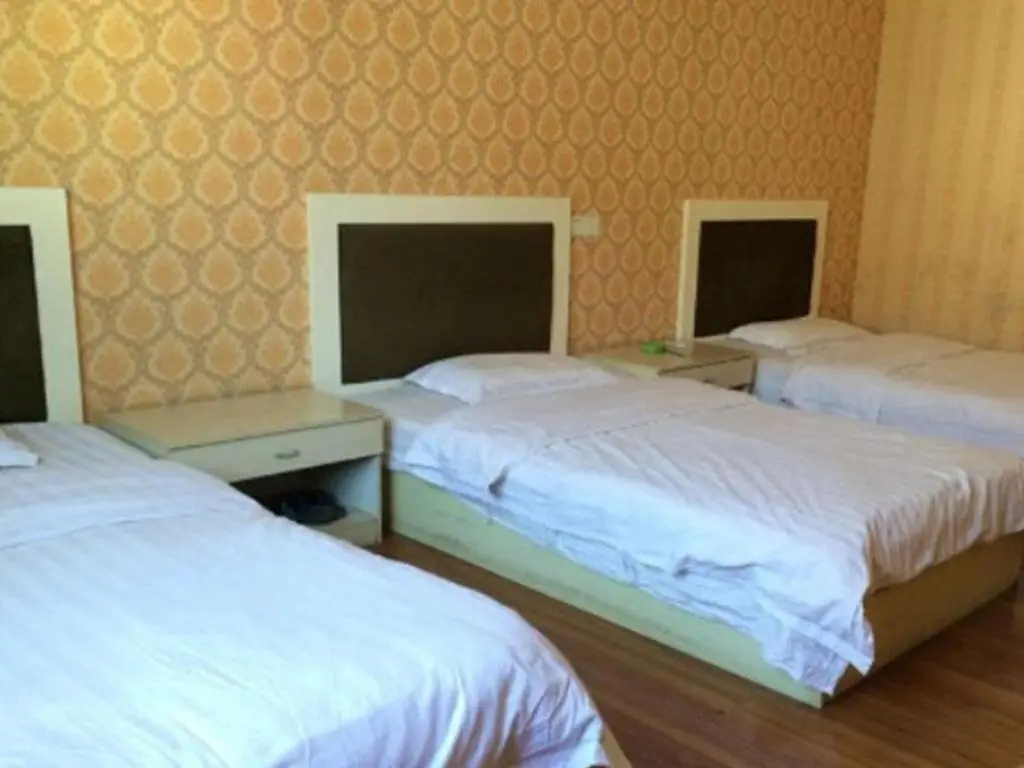 Яань: Shimian Mingrenju Inn