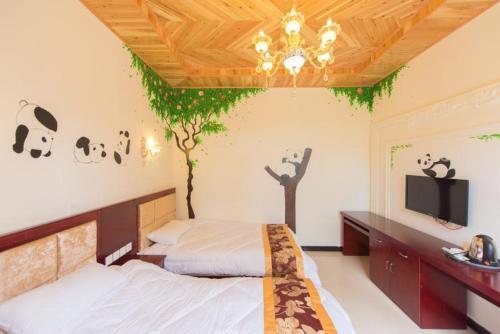 Яань: Ya'an Bifengxia Jinshan'ge Inn