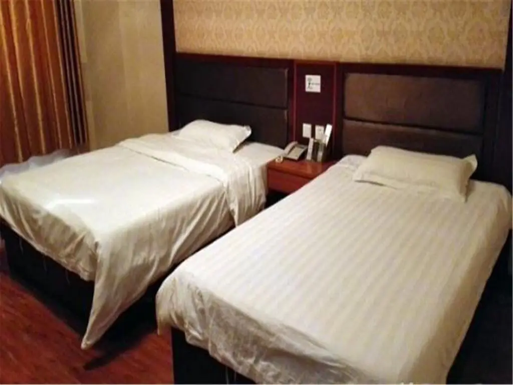 Линьи: 1818 Business Hotel