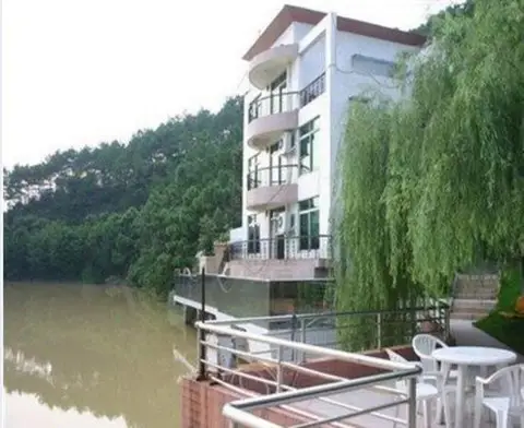 White Cloud Hot Spring Farm Stay — фото 1