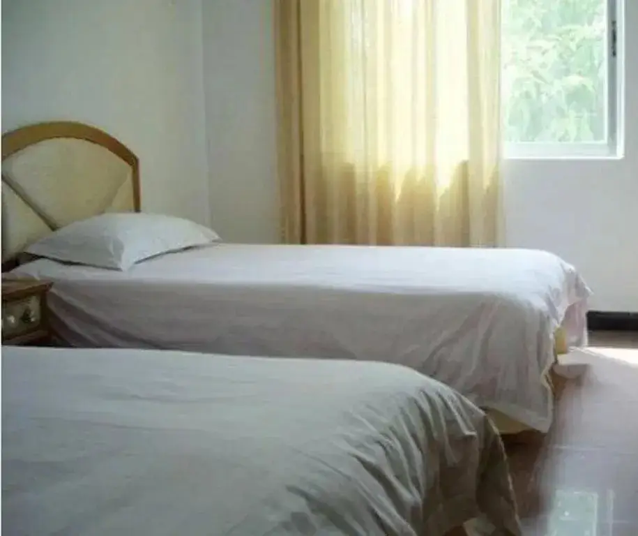 Цзиньюань: White Cloud Hot Spring Farm Stay