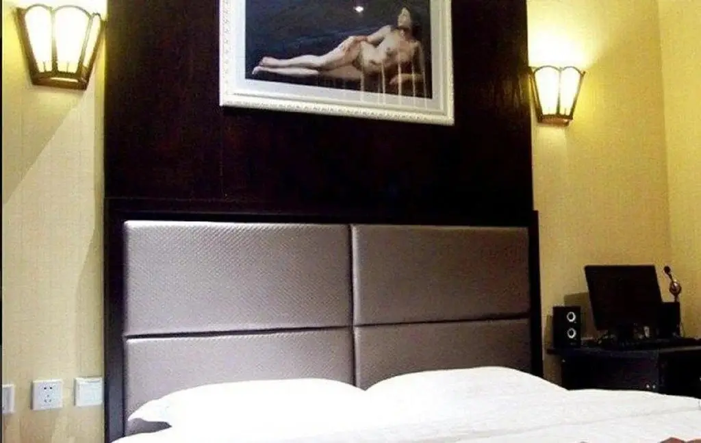 Мяньян: Mianyang Jingnan Lake Business Inn