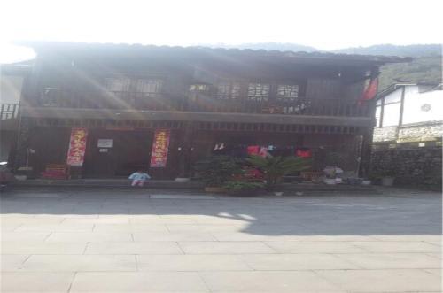 Яань: Shimian Bianmin Inn