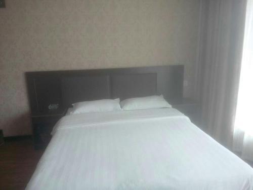 Дуньхуа: Xindu Fashion Hotel