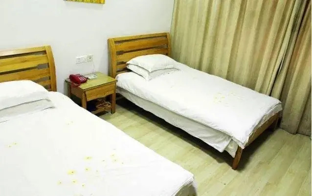 Цзюцзян: Xingzi Kunpeng Holiday Hotel