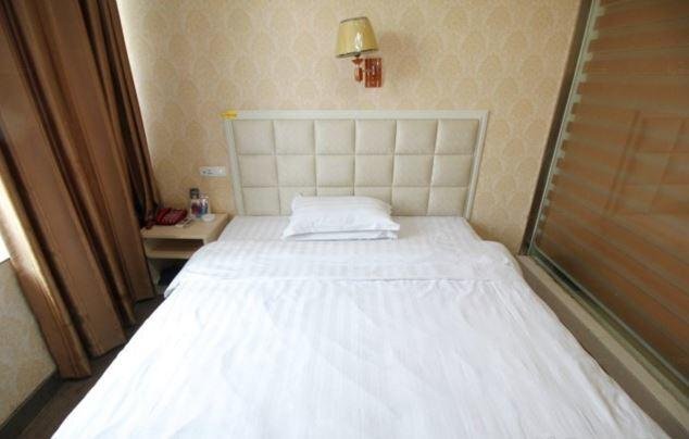Кайфын: Xingrui Chain Hotel Kaifeng Tongxu Wenwei Road
