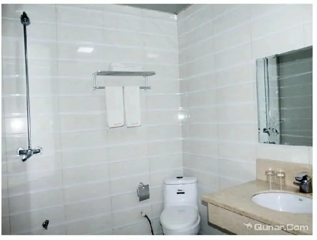 Цзюцзян: Xiushui Sanyuan Business Inn