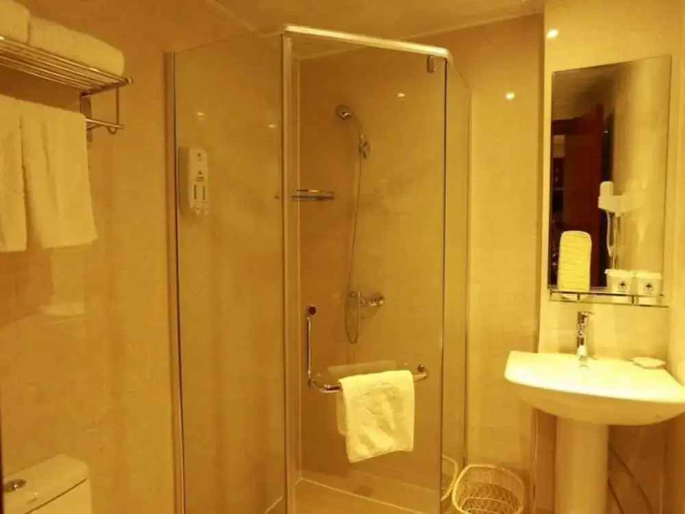 Санья: GreenTree Inn Sanya Hexi District Chunyuan Seafood Square Express Hotel