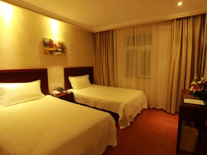 Санья: GreenTree Inn Sanya Hexi District Chunyuan Seafood Square Express Hotel