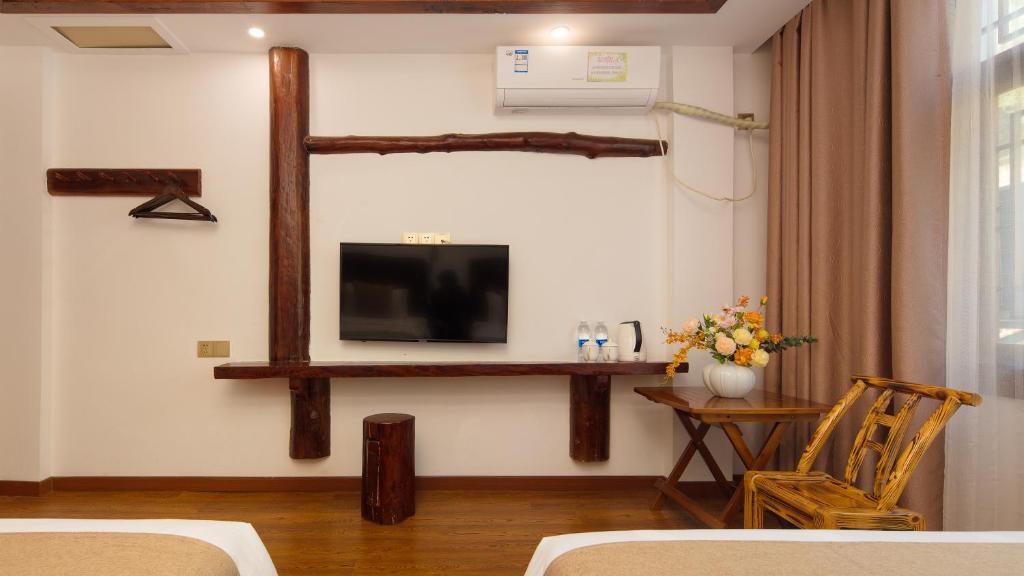 Чжанцзяцзе: Floral Hotel · Spring Guesthouse Zhangjiajie