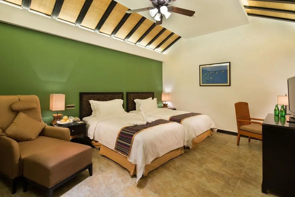 Баотин: Qixianling Baoting Liyuan Hot Spring Hotel