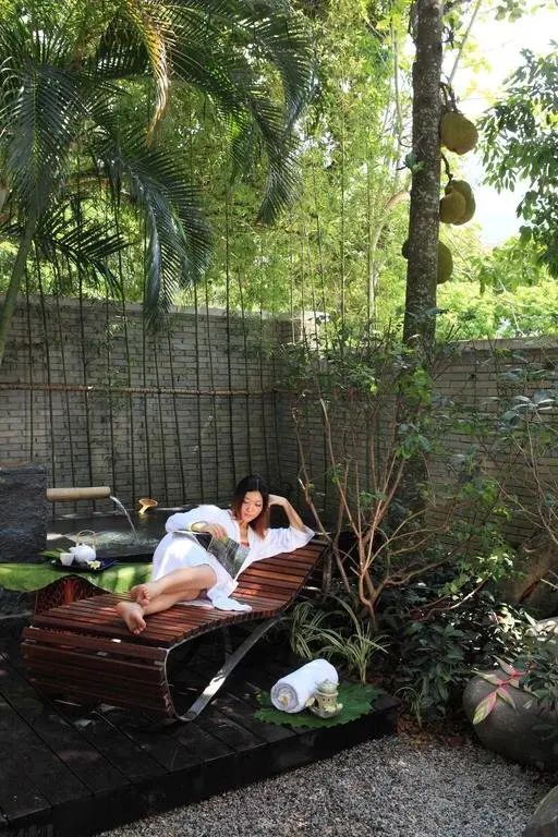 Баотин: Qixianling Baoting Liyuan Hot Spring Hotel
