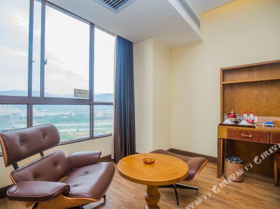 Цзинхун: James Joyce Coffetel Xishuangbanna Manjinglan Ancient City