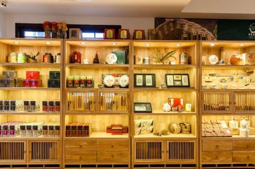 Цзинхун: James Joyce Coffetel Xishuangbanna Manjinglan Ancient City