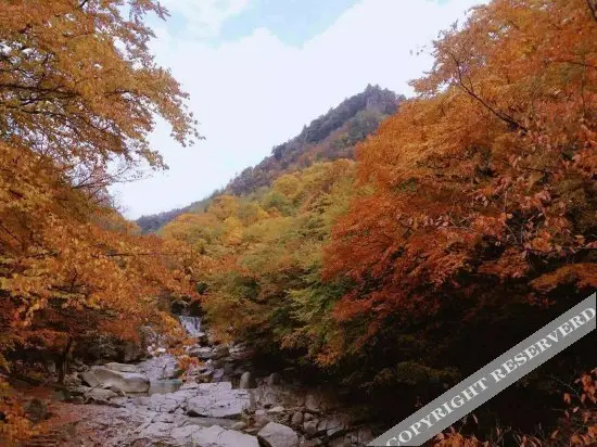 Бачжун: Guangwu Mountain Fumanlou Guest House