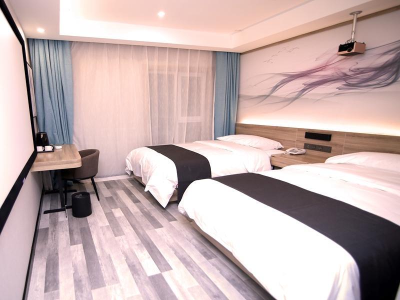 Тайюань: Thank Inn Plus Hotel Shanxi Taiyuan Yingze District Liuxiang Walking Street
