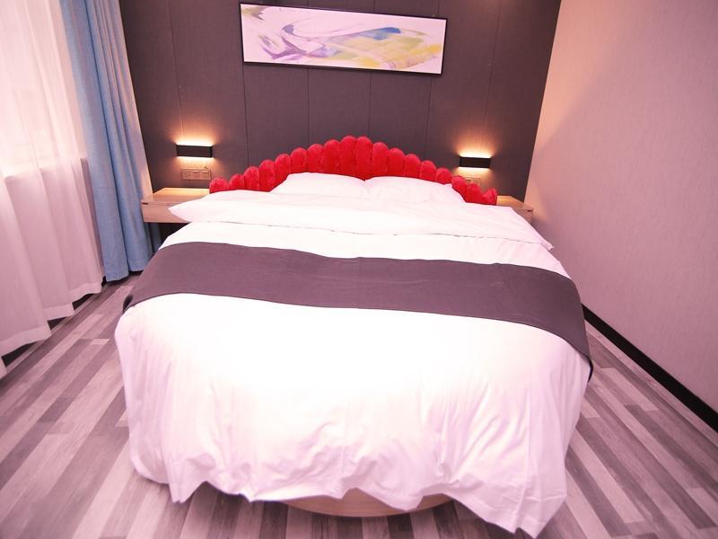 Тайюань: Thank Inn Plus Hotel Shanxi Taiyuan Yingze District Liuxiang Walking Street