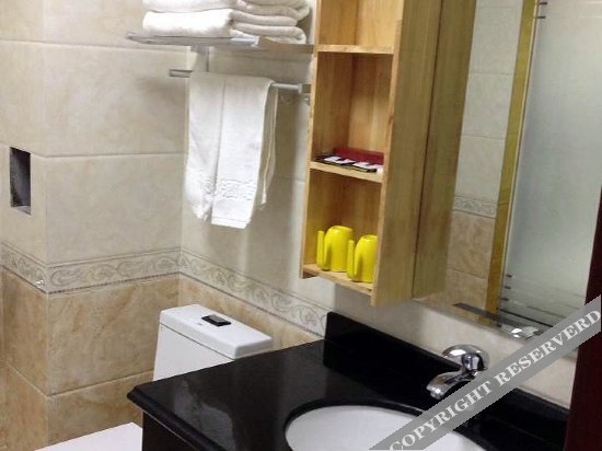 Баодин: Huarong Hotel