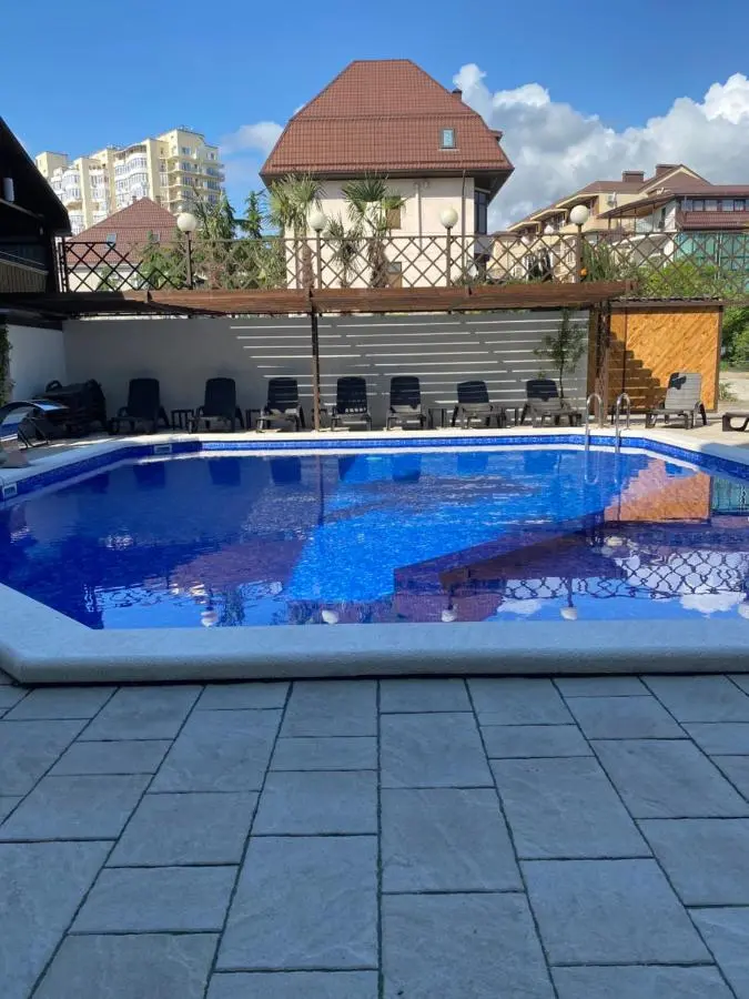 Лазаревское: Hotel Laura