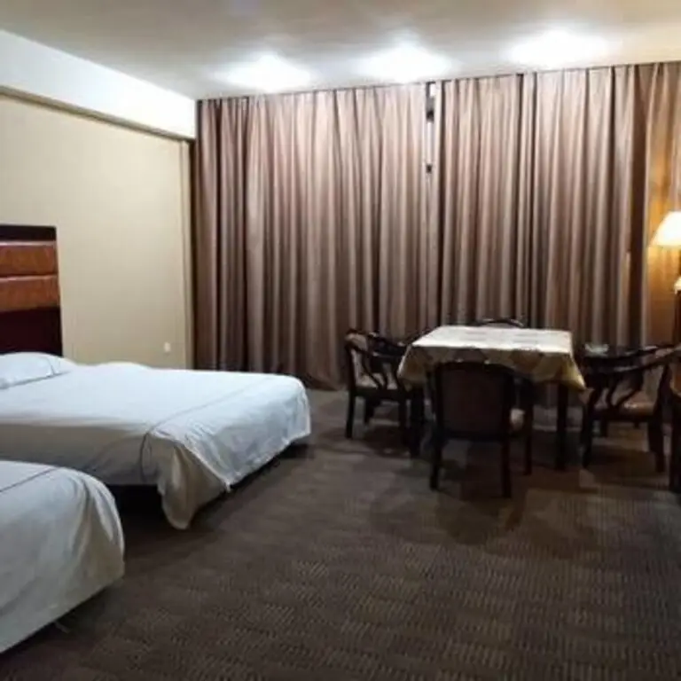 Хэнъян: Luyuan Hotel