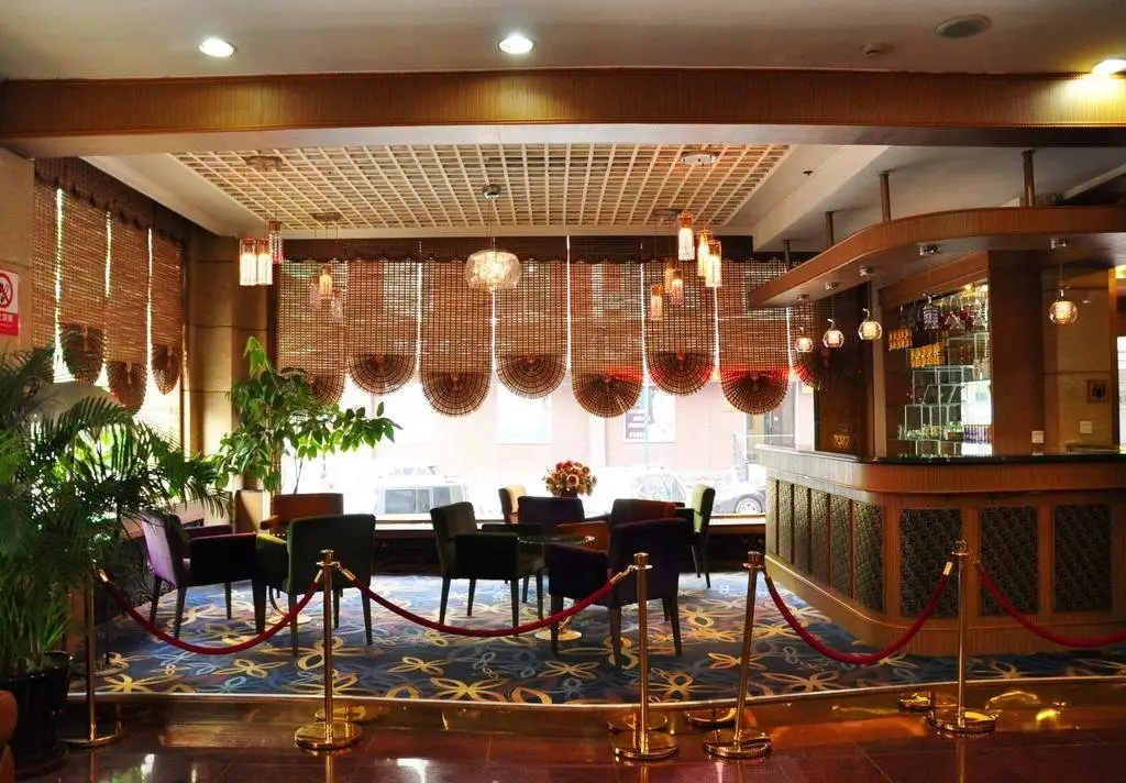 Даньдун: Dandong Youdian Hotel