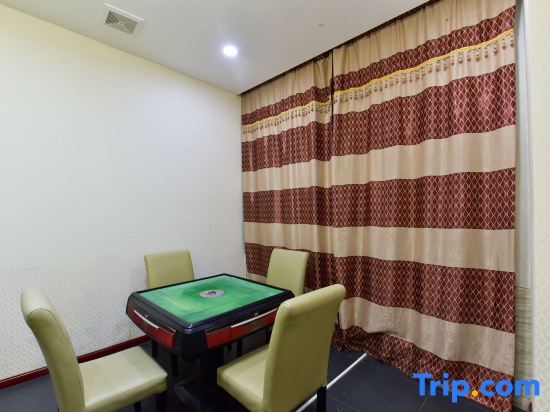 Цзинхун: Greentree Alliance Xishuangbanna Peacock Lake Hotel