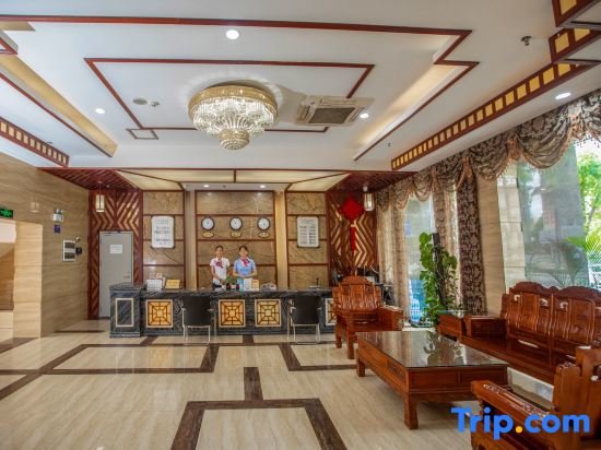Цзинхун: Greentree Alliance Xishuangbanna Peacock Lake Hotel