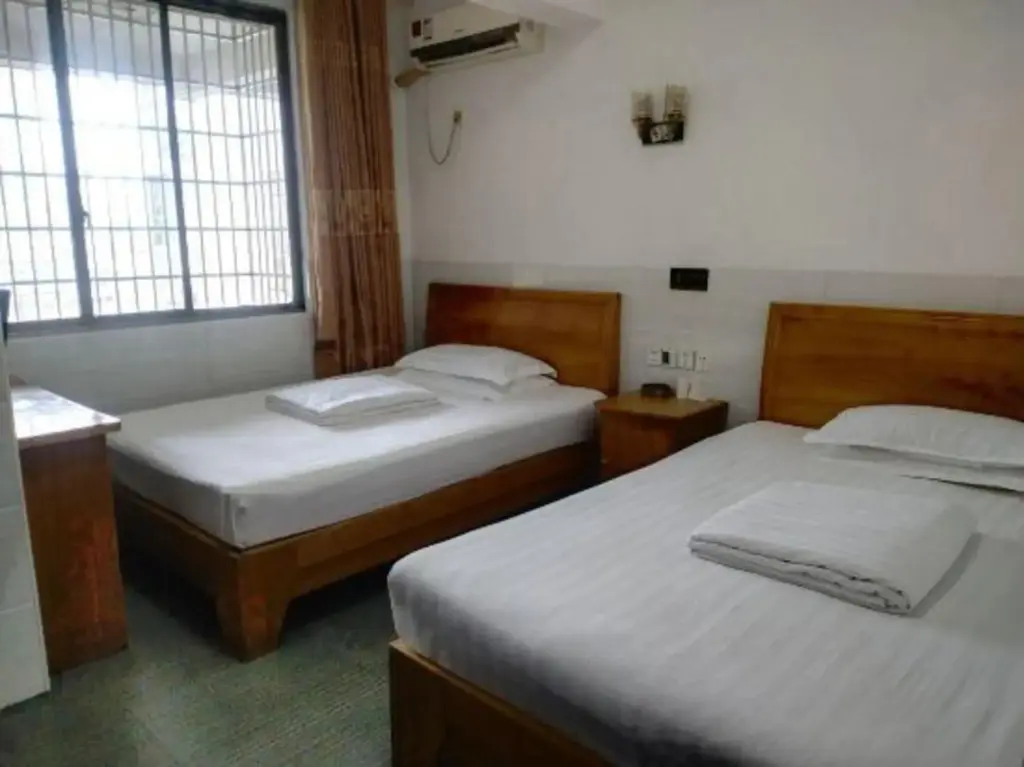 Лоуди: Xinhua Huihong Hotel