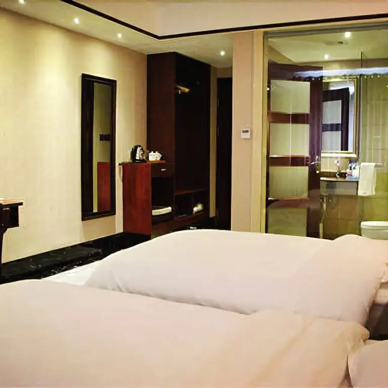 Лючжоу: Yijia Baiyun Hotel