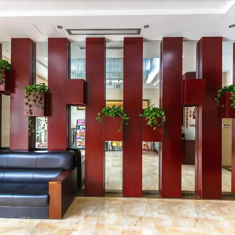Лючжоу: Yijia Baiyun Hotel