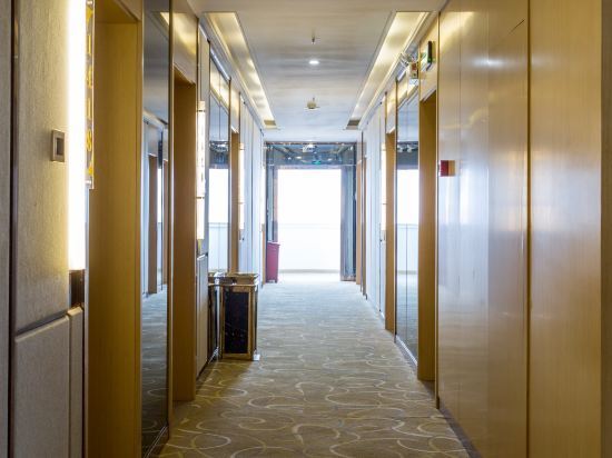 Ичэнь: Houma Huaqiang Hotel