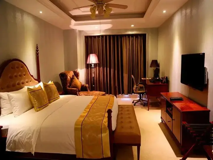 Цзясинь: Oceania Hotel