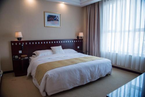 Инин: Jiahui Hotel